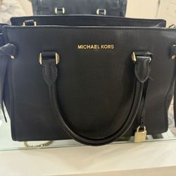 Black Michael Kors Handbag/crossbody