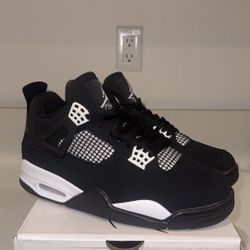 Jordan 4 White Thunder