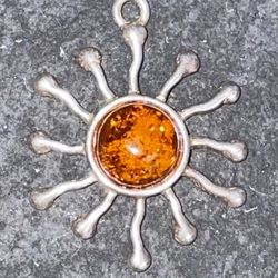 Vintage Handmade Retro Sterling Silver (925) Baltic Amber Sunburst Pendant/Charm