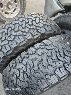 Only 2 Used tires Lt285 70r17 Bfgoodrich K02 ,may be 95% Tread On $350.00