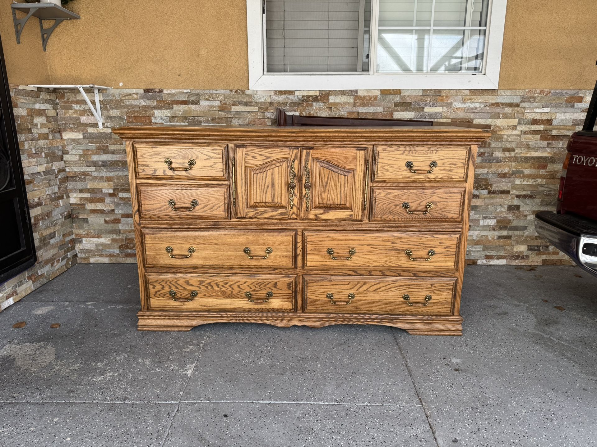 Dresser