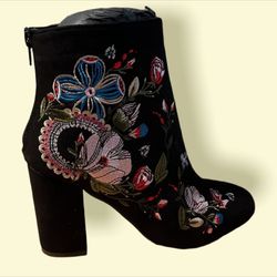 (size 8.5) DFRNT Floral Faux Suede Boot