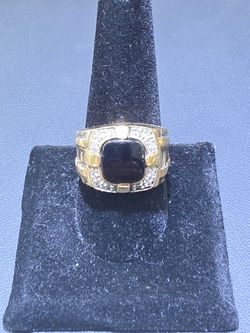 10kt YG Onyx Ring. (C-4) SIZE 9.5 ASK FOR RYAN. #(contact info removed)93