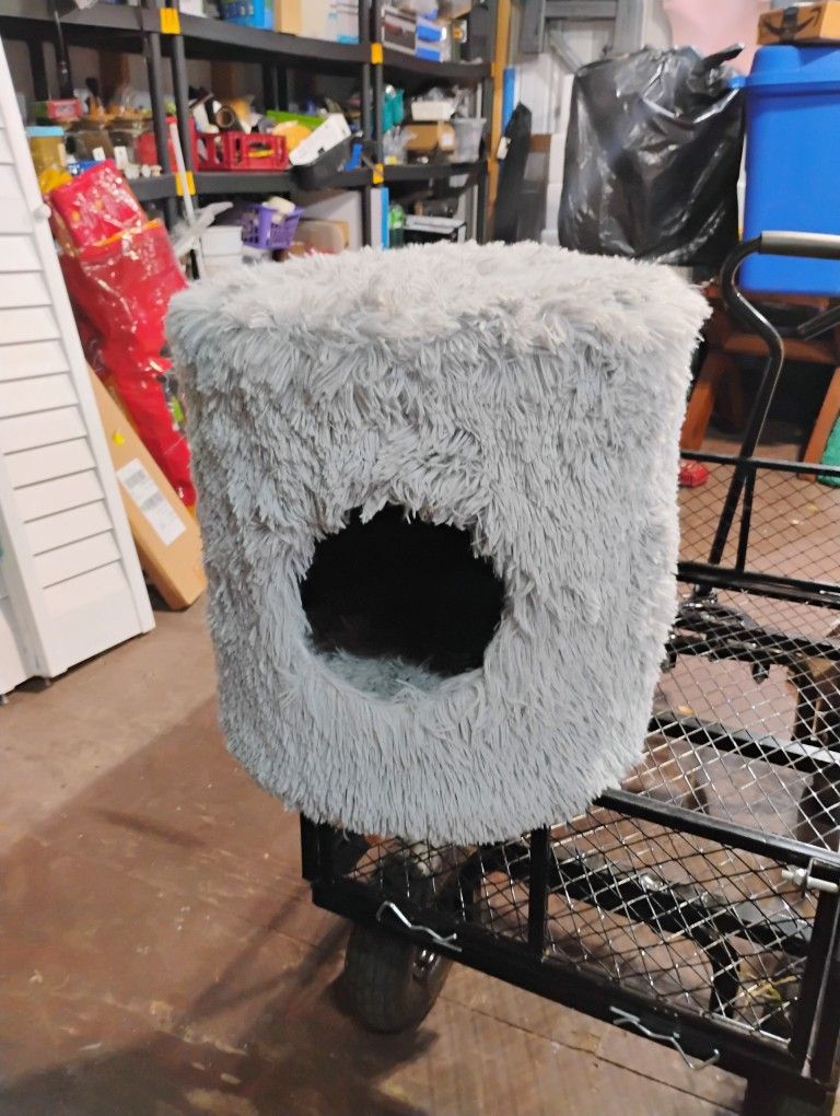 Cozy Cat Cave