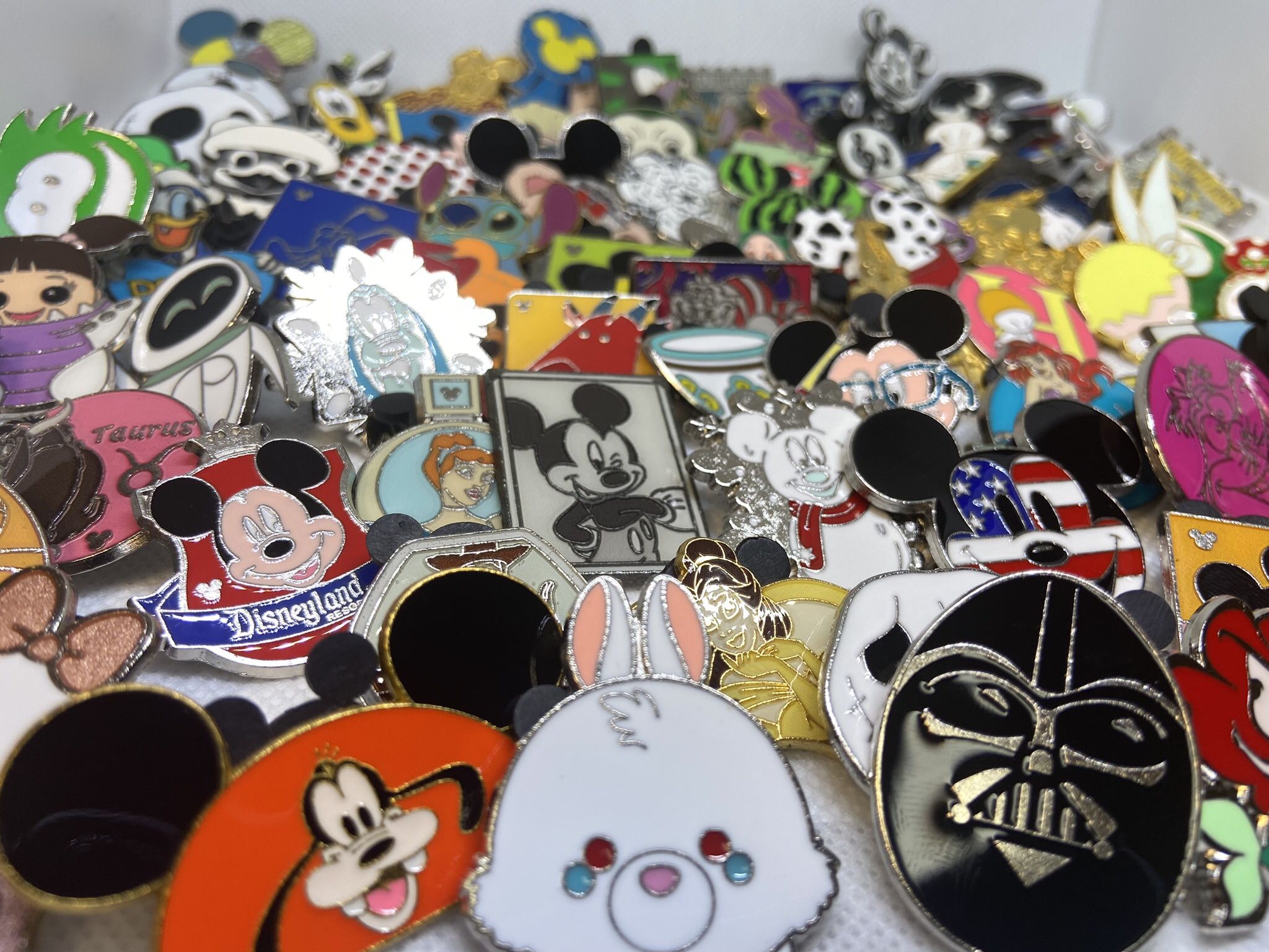 25 Disney Pins Random Assorted , Good Deal