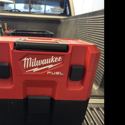 Milwaukee M 12 fuel vacuum