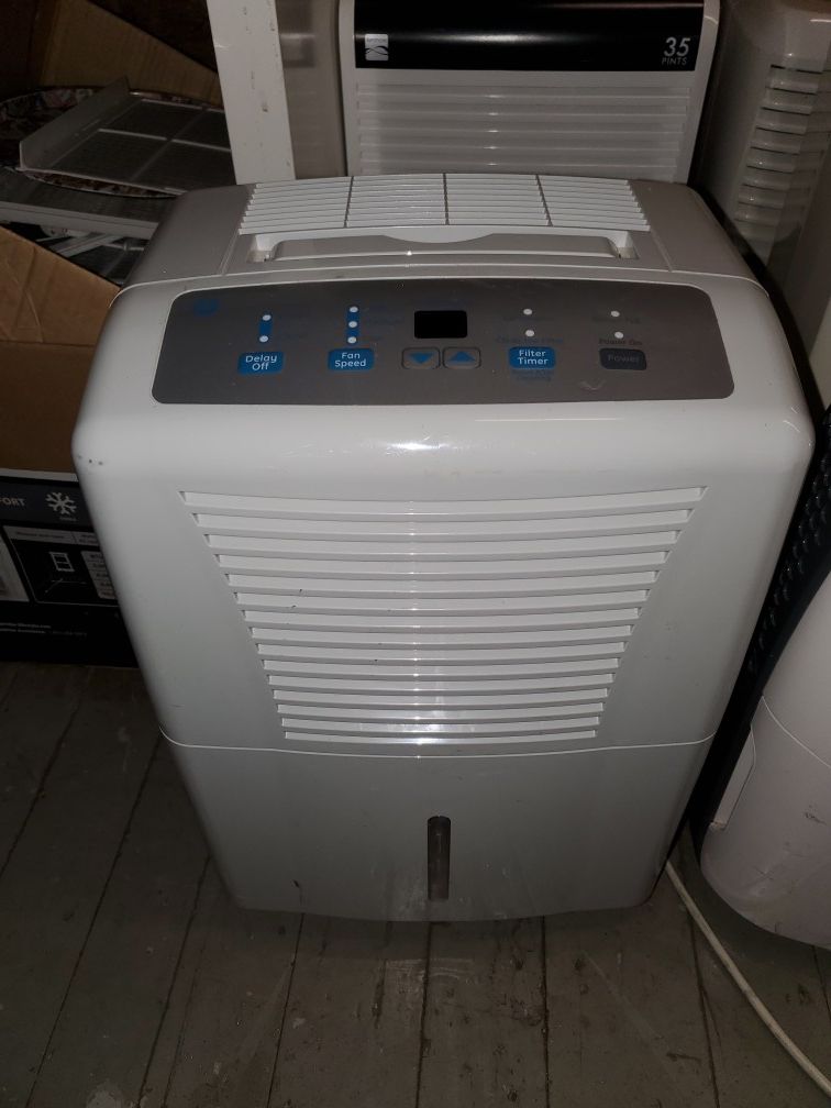 30 pint Dehumidifier in excellent working condition
