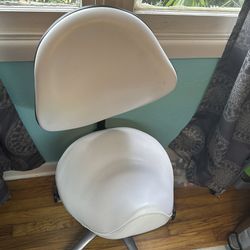 White Rolling Saddle Chair 