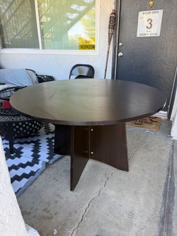 Round Table