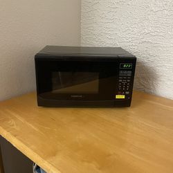 700 watts Microwave