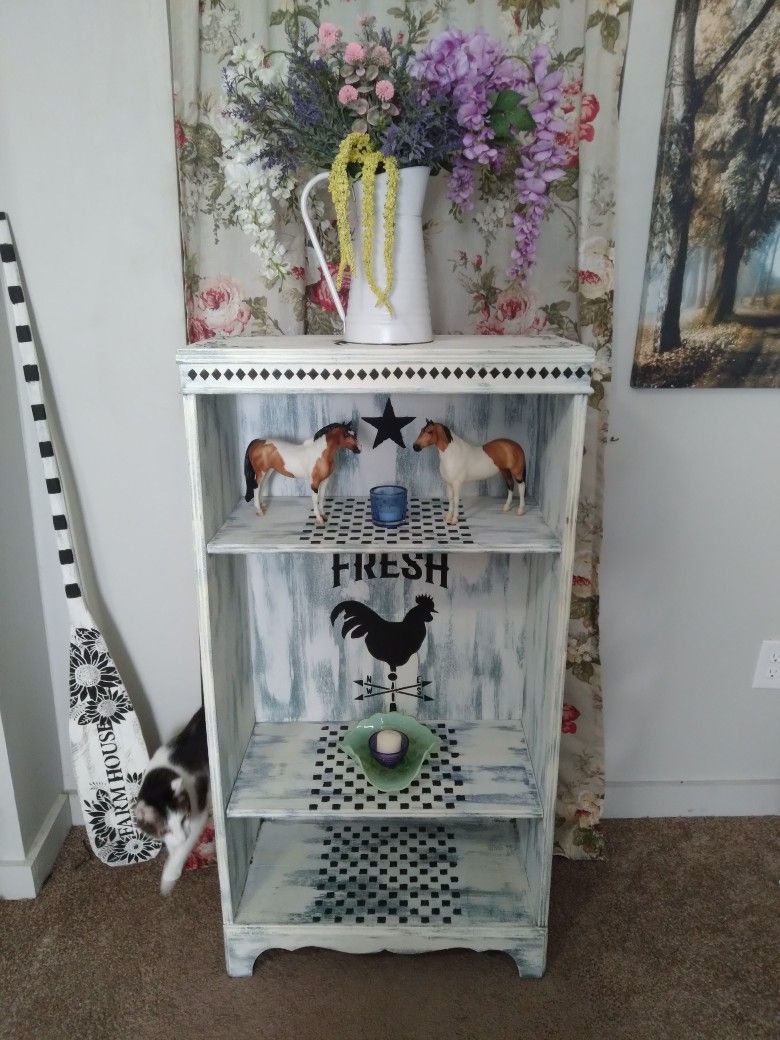Redesigned Farmhouse Style Display Shelves