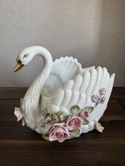 NAPCO BONE CHINA SWAN