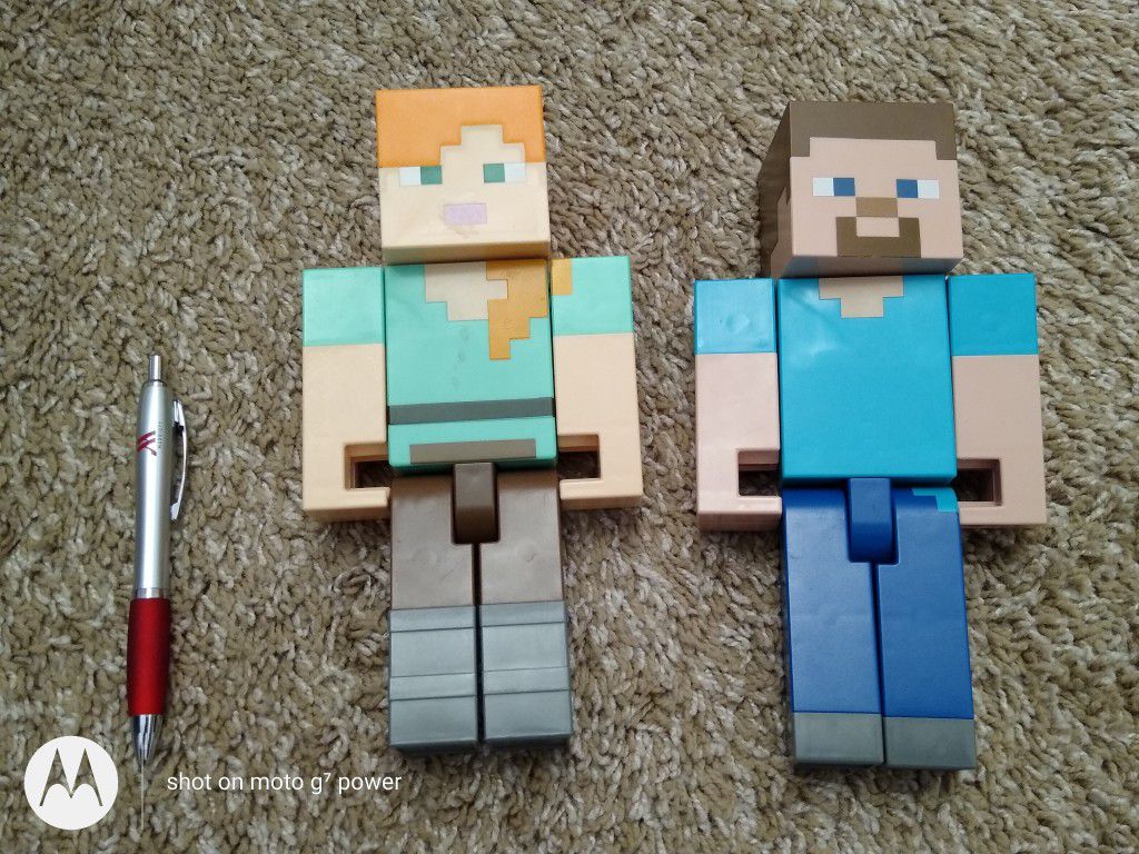Minecraft Large Alex and Steve toy figures