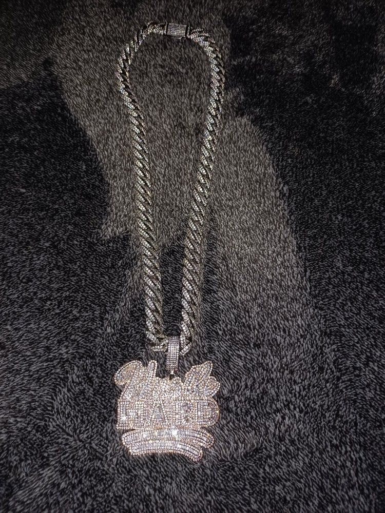 22 Inch Whith Pendent