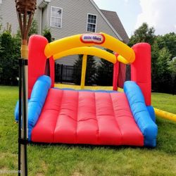 Little Tikes Jump 'n Slide Bounce House