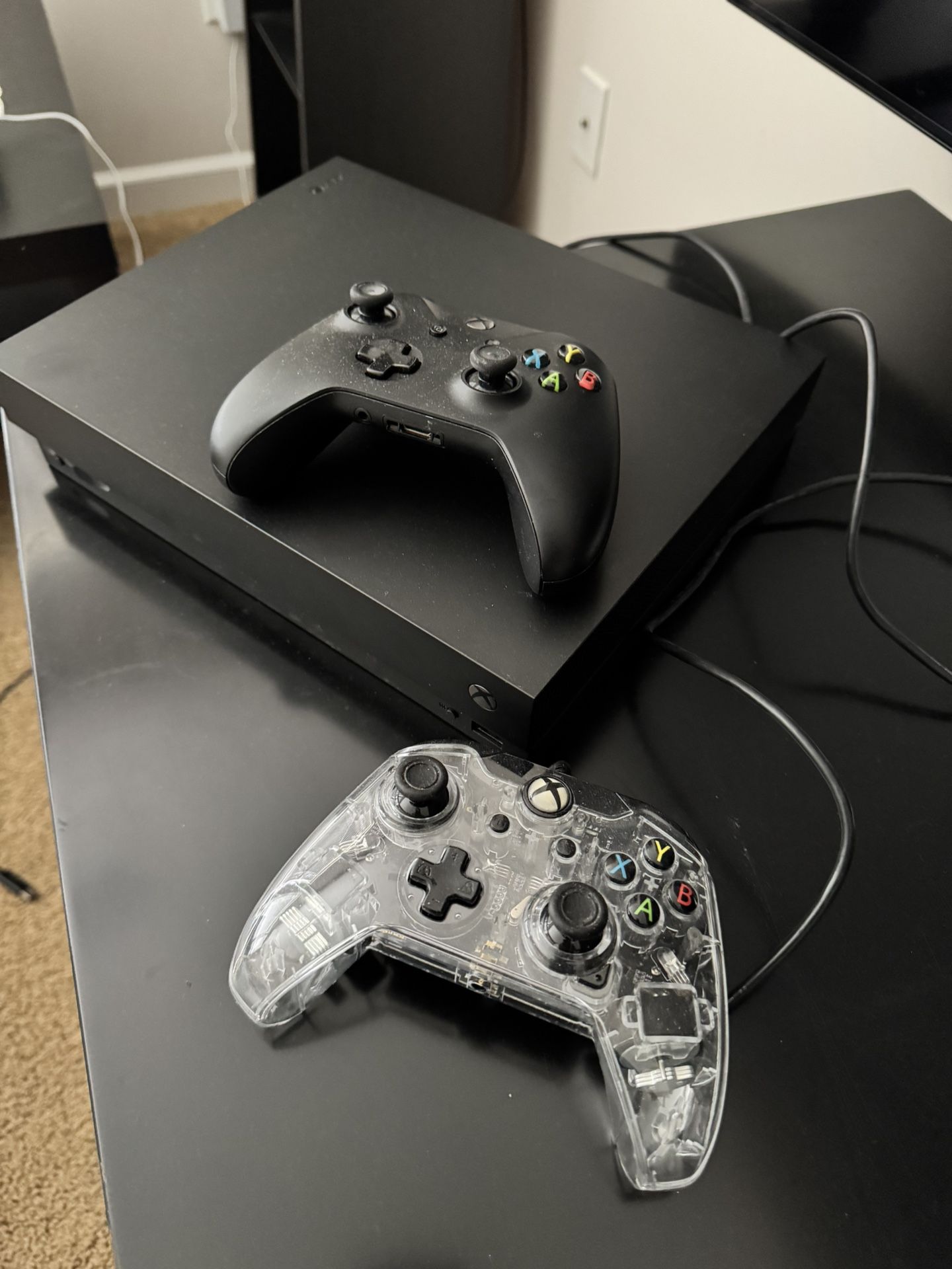 X Box One X 1TB