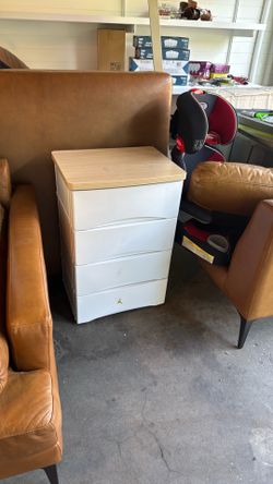 Small four drawer dresser