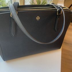 Black Tory Burch Shoulder bag, cross bag, and also hand bag - the measurements is Length: 15 inches, Wide: 9 inches. Brand new 