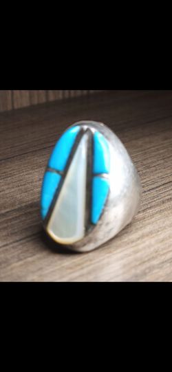 Vintage Authentic ZUNI Turquoise and Mother of pearl inlay Silver Ring