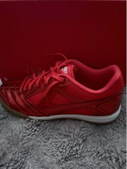 Nike Gato  LV8