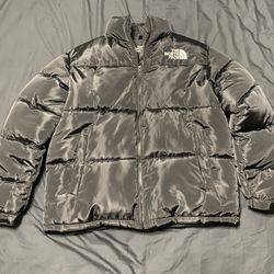 North Face Puffer Jacket. M, L XL