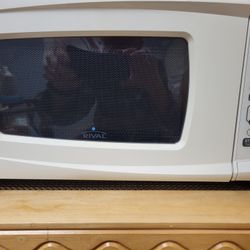 Rival Counter Microwave 