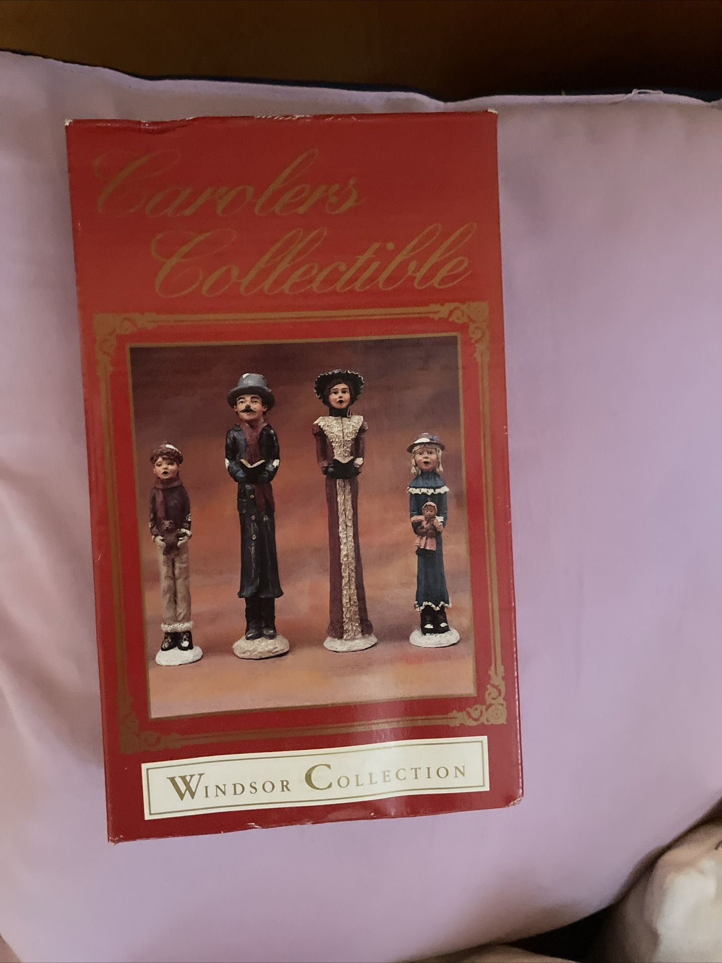 Vintage Windsor Collection Caroler Collectibles