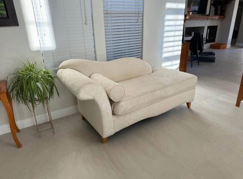 Sofa & Chaise Lounge