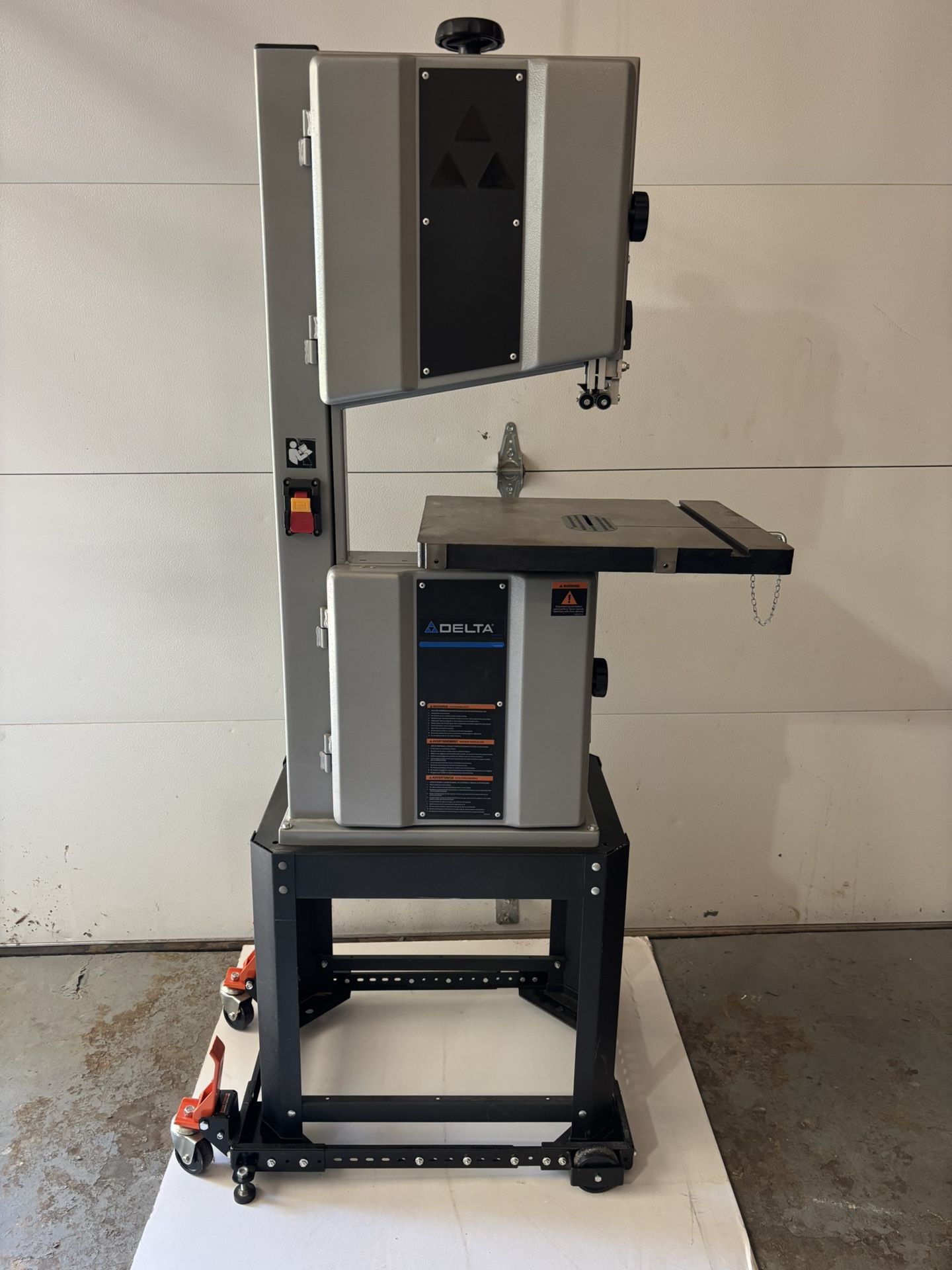 Delta 14” Band Saw – Like New (<10 Uses) – $650 OBO