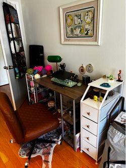 Free desk