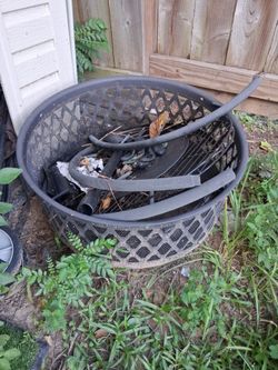 Round Metal Outdoor Fire Pit