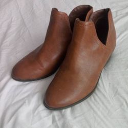 Womens Size 8 Faded Glory Slit Boots
