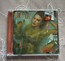 Taylor Swift Life of a Showgirl signed cd