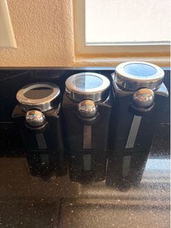 Kitchen containers