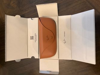 Ray-Ban Meta Smart Glasses with Case
