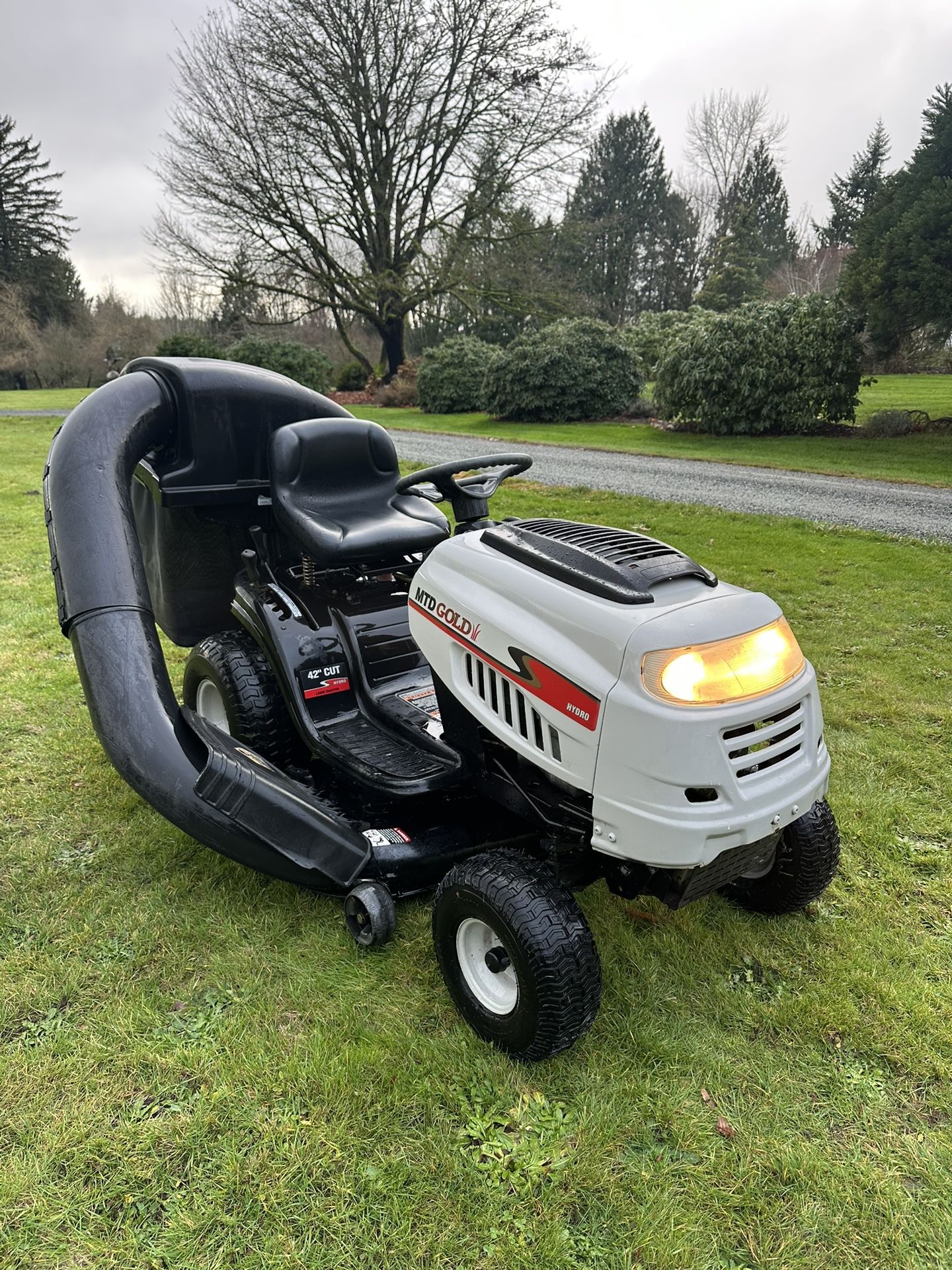 2013 MTD Gold Riding Lawn Mower