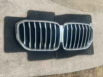 2021-2023 G05 BMW X5  CHROME FRONT BUMPER UPPER RADIATOR GRILL ORIGINAL FACTORY OEM WITH OUT CAMARA NICE SHAPE