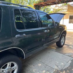 2004 Ford Explorer
