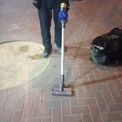 Dyson V6 Cord Free Hand Held Vacuum 