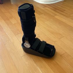 Air Adjusted Ankle Boots