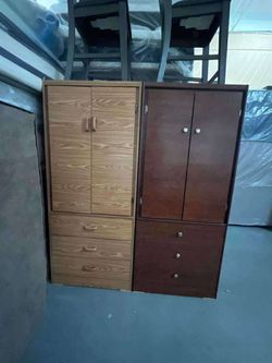 Wardobre tall closet