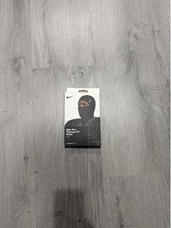 Black Nike ski
