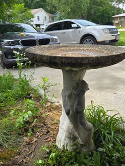 Vintage Concrete Garden Bird Bath 28" H with Squirrel On Stump