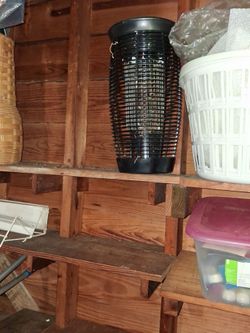 Large electric bug zapper by stinger