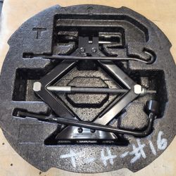 11-21 hyundai elantra jack with tools lug wrench & foam for 15" spare no tire
