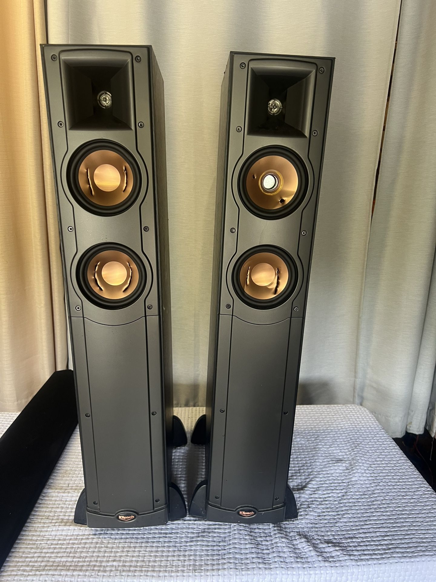 Klipsch RF52 Tower Speakers for Sale in Riverside, CA OfferUp