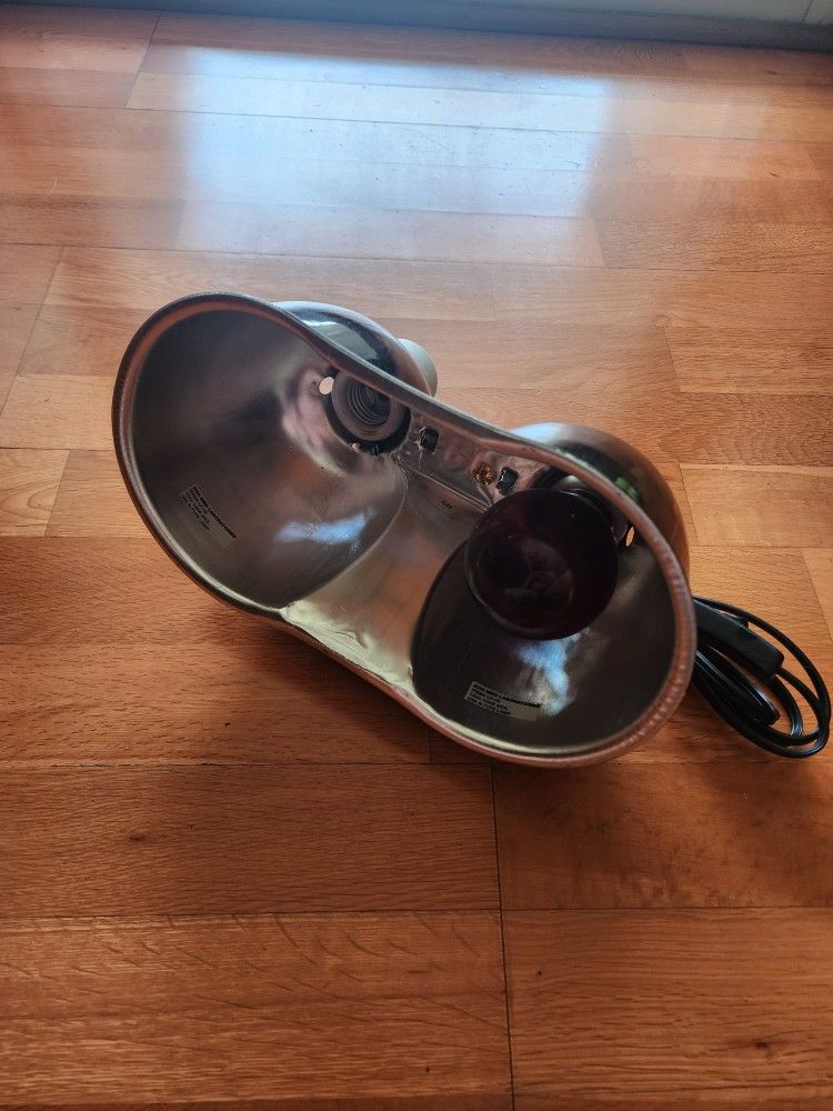 Lighting for reptiles. for Sale in Las Vegas, NV OfferUp