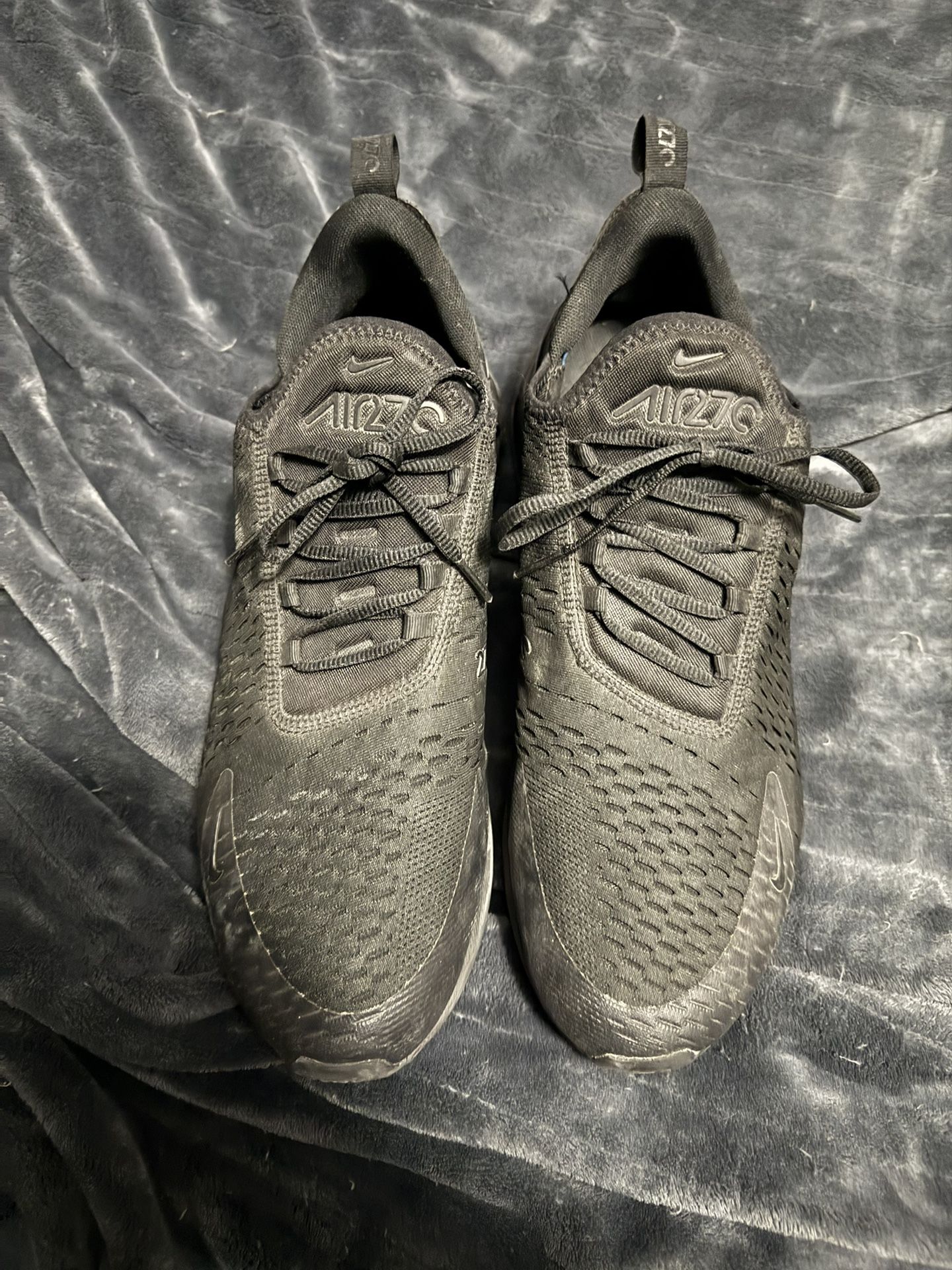 black nike 270 running shoes