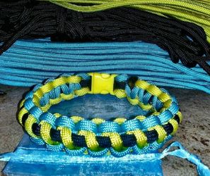 Bahamian Paracord Bracelets
