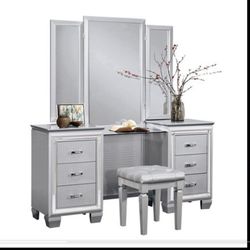 Vanity Dresser With Mirror 